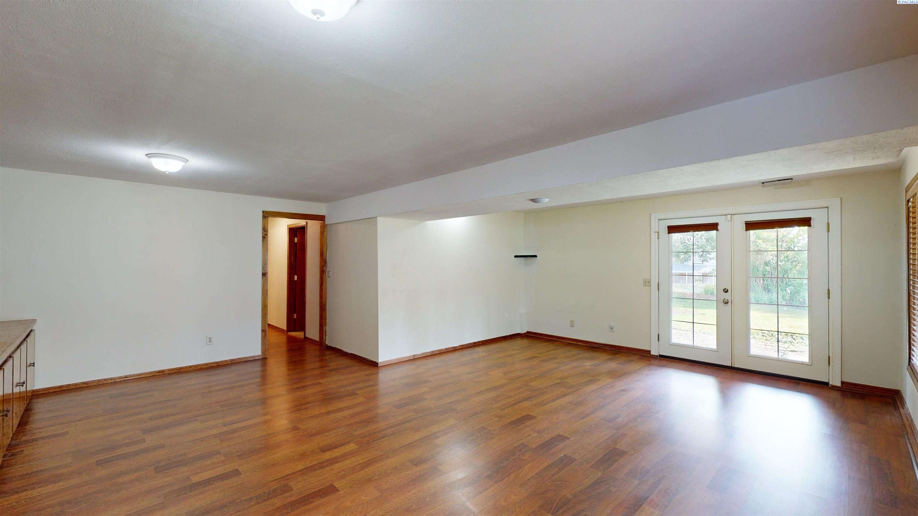 890 SE Edge Knoll