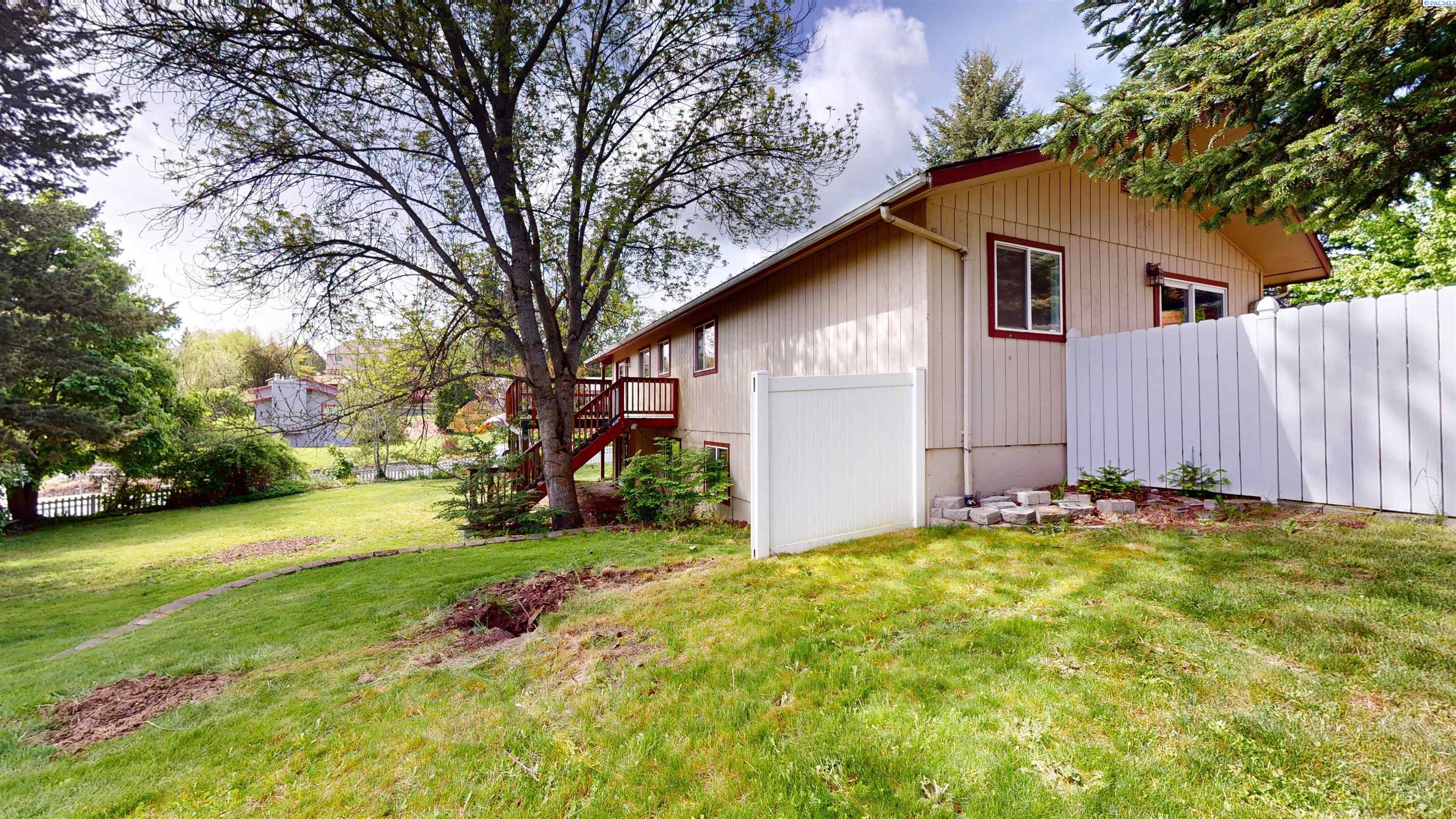 890 SE Edge Knoll