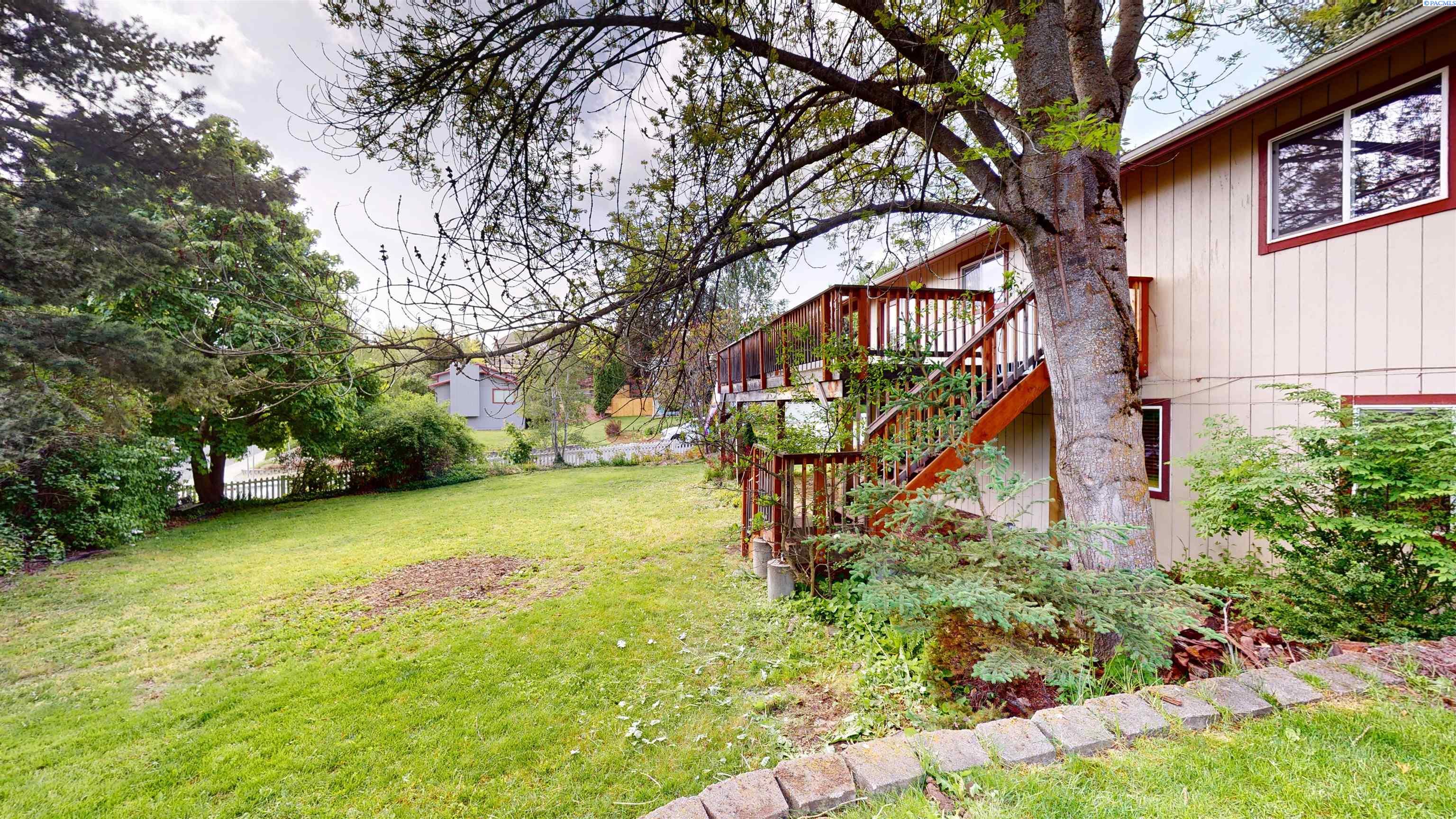 890 SE Edge Knoll