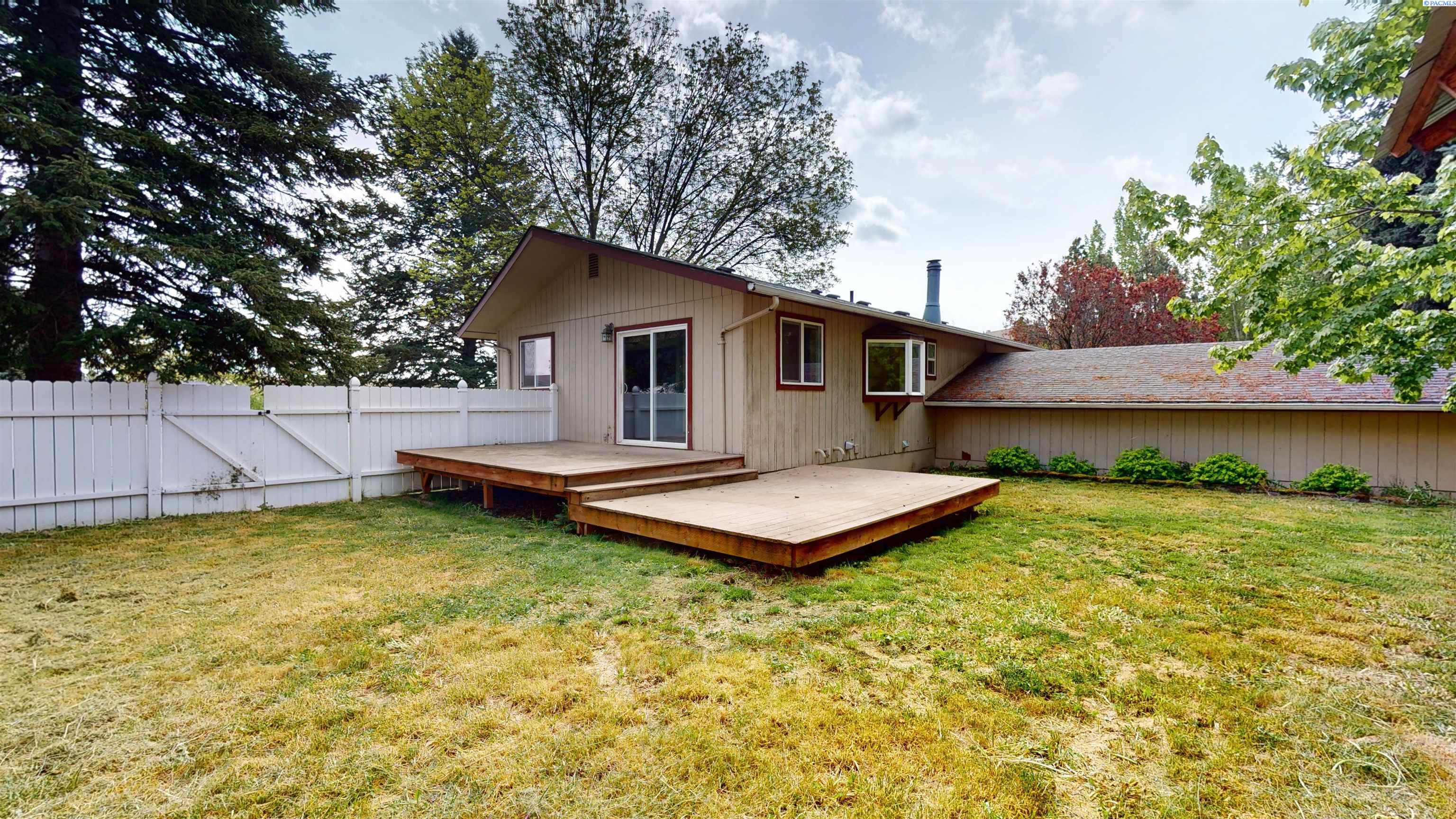 890 SE Edge Knoll