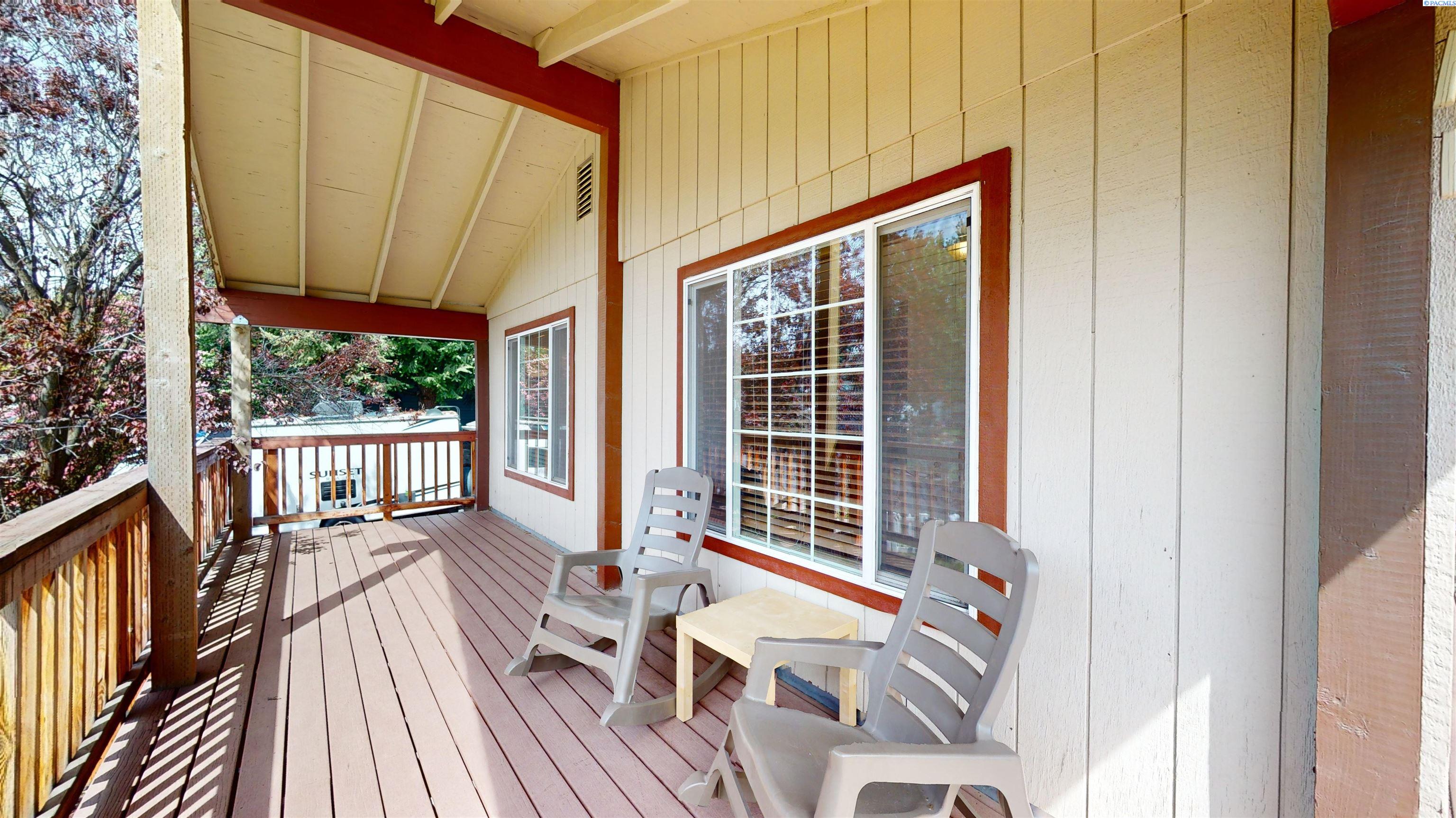890 SE Edge Knoll