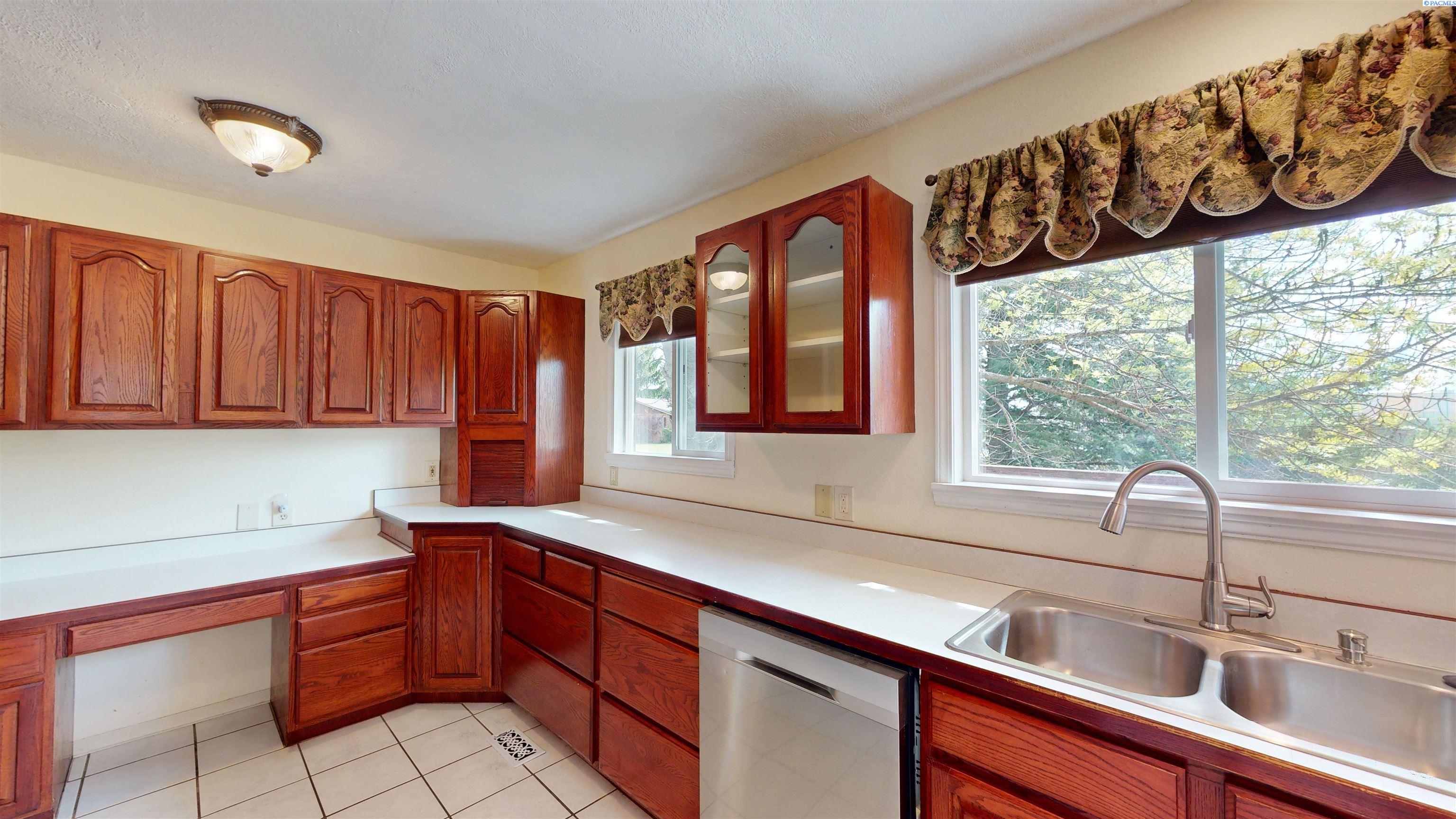890 SE Edge Knoll