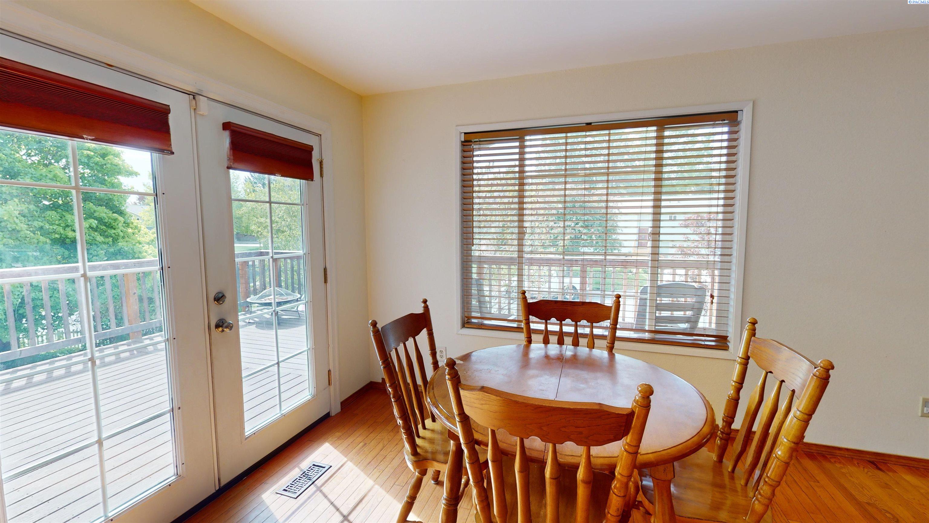 890 SE Edge Knoll