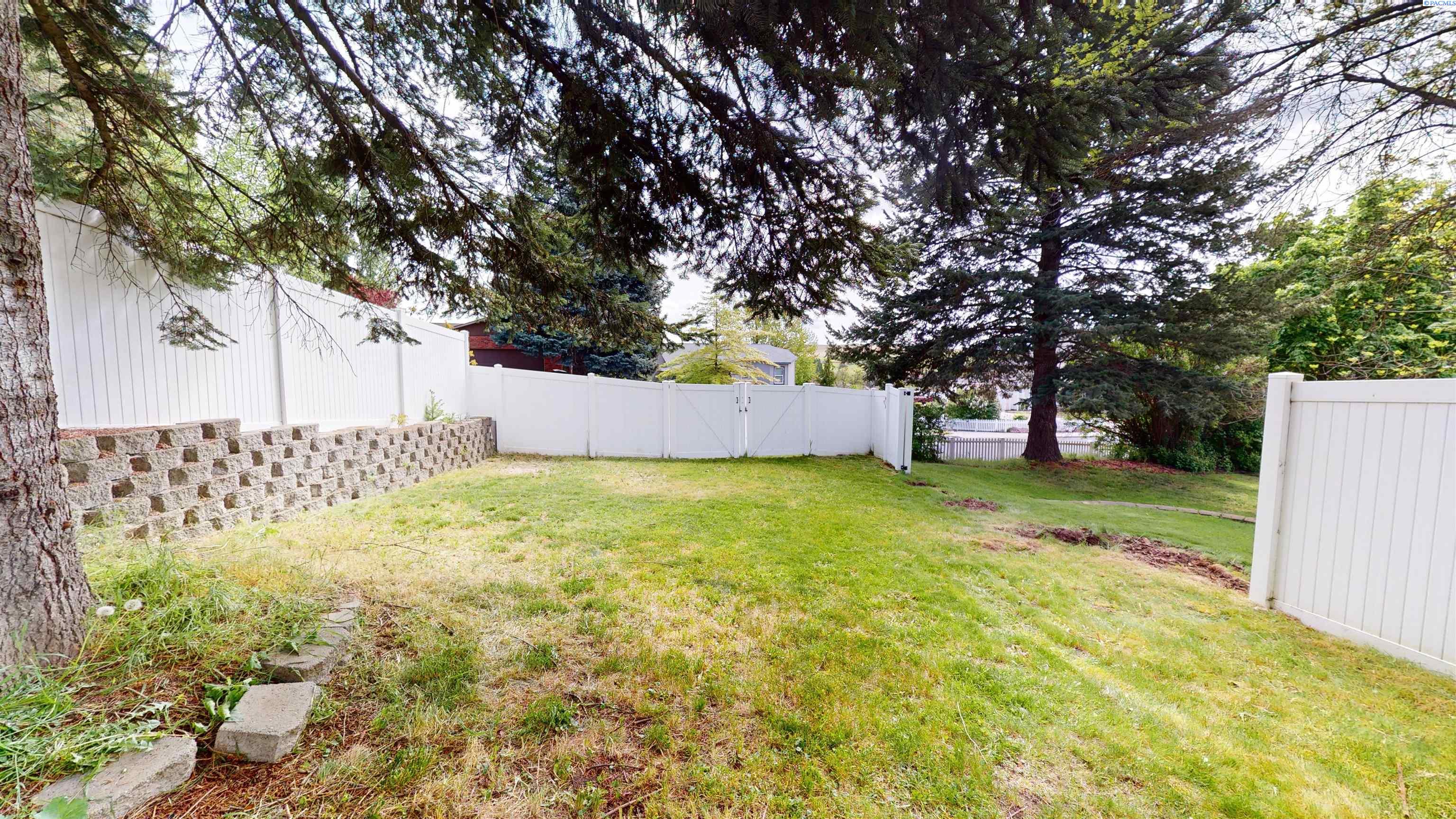 890 SE Edge Knoll