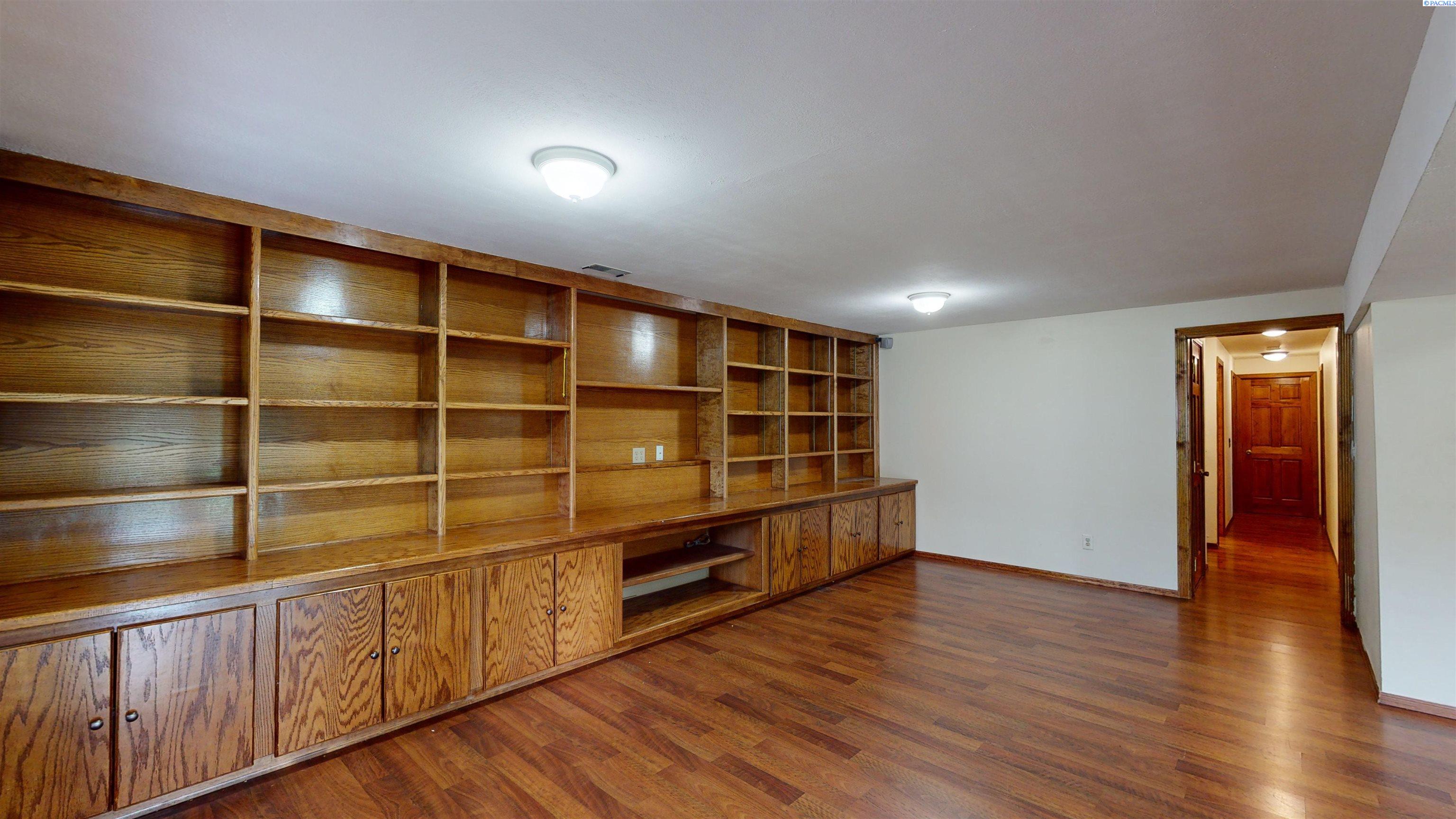 890 SE Edge Knoll