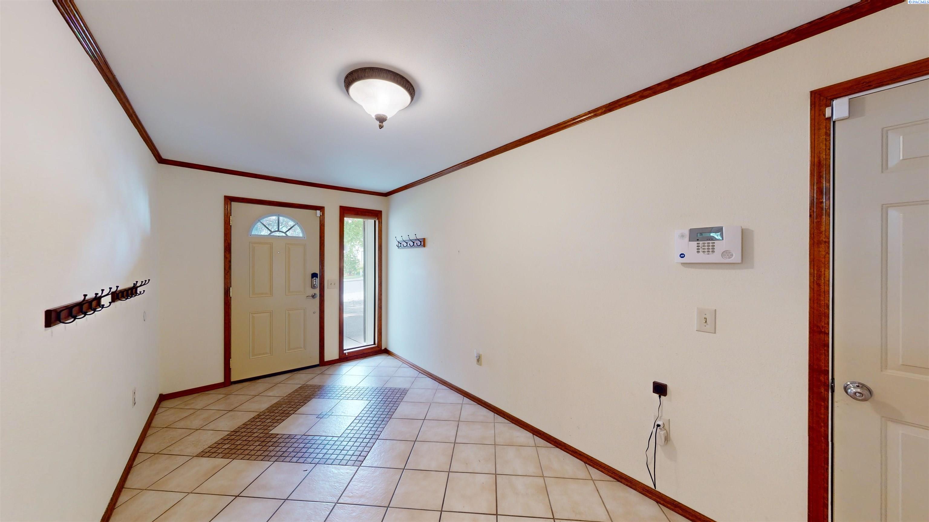 890 SE Edge Knoll