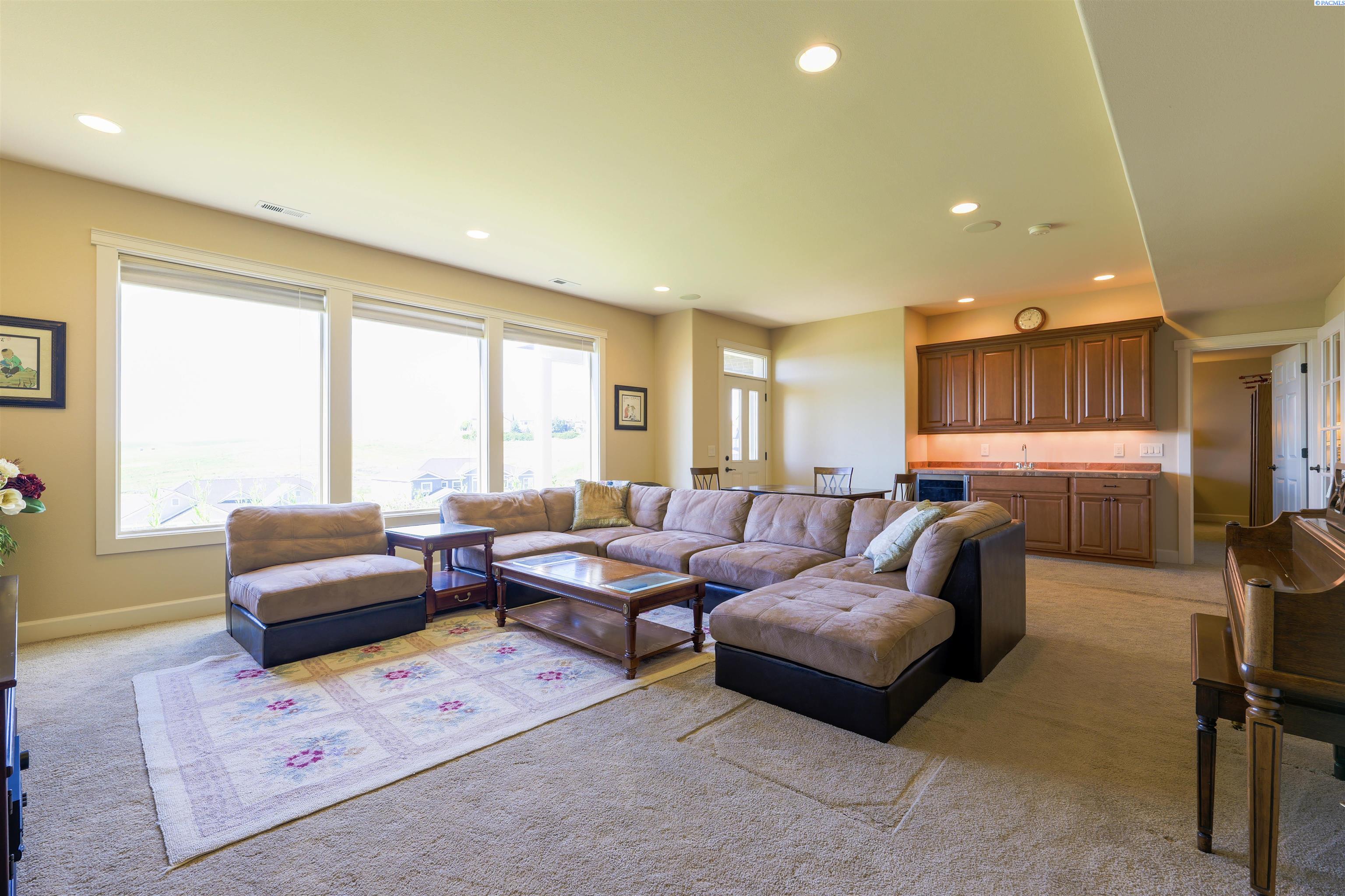 1725 SW Casey Ct.