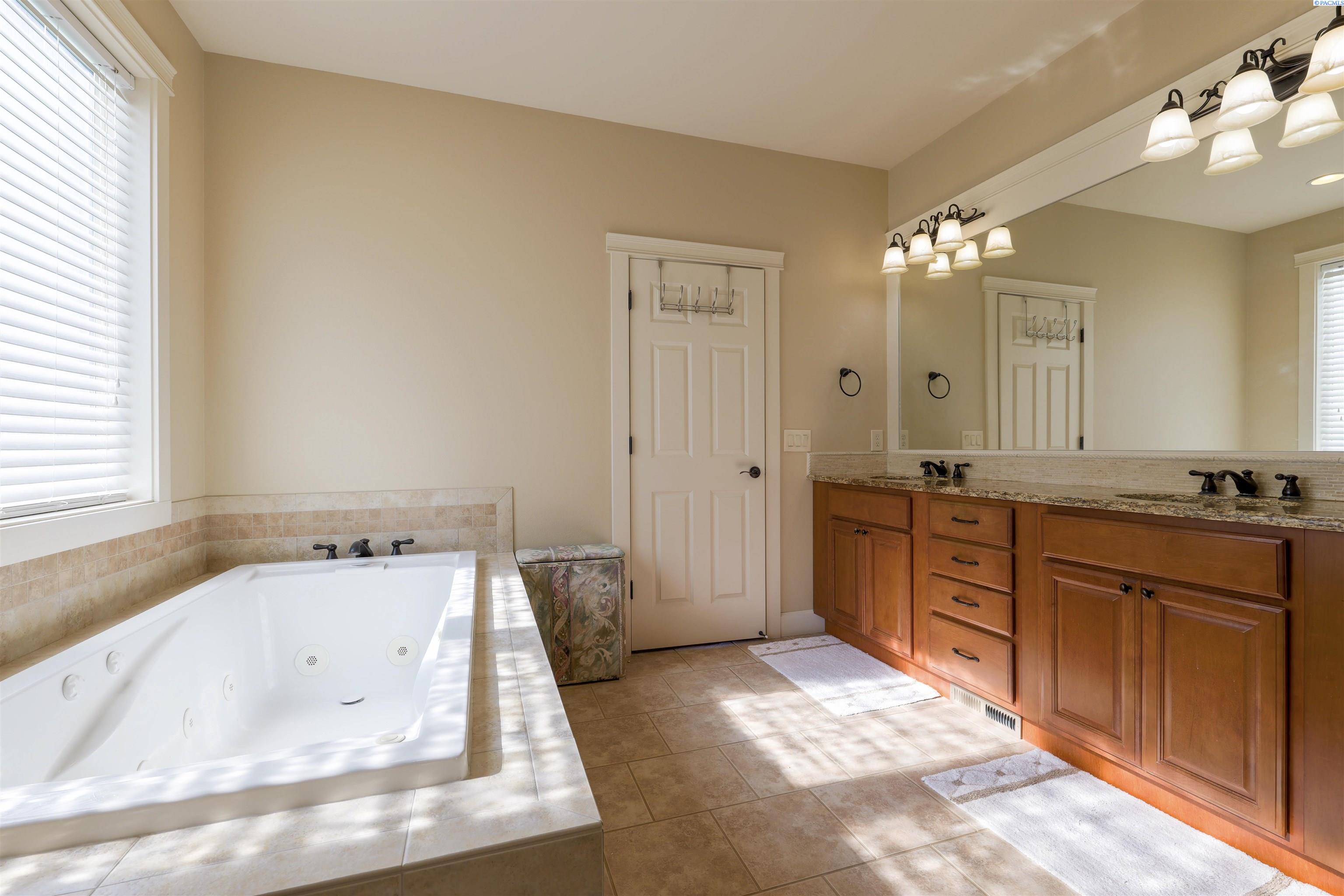 1725 SW Casey Ct.