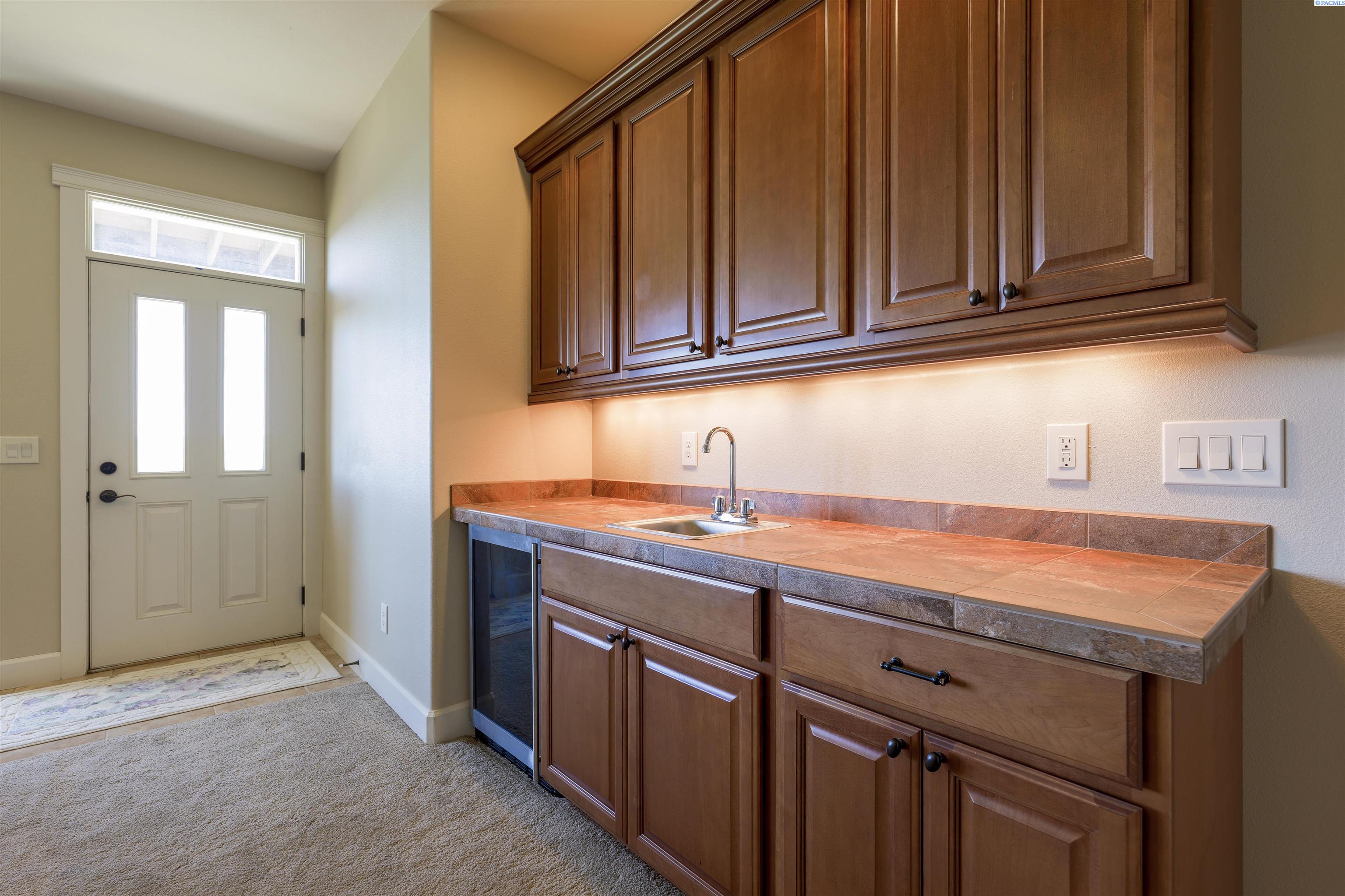 1725 SW Casey Ct.