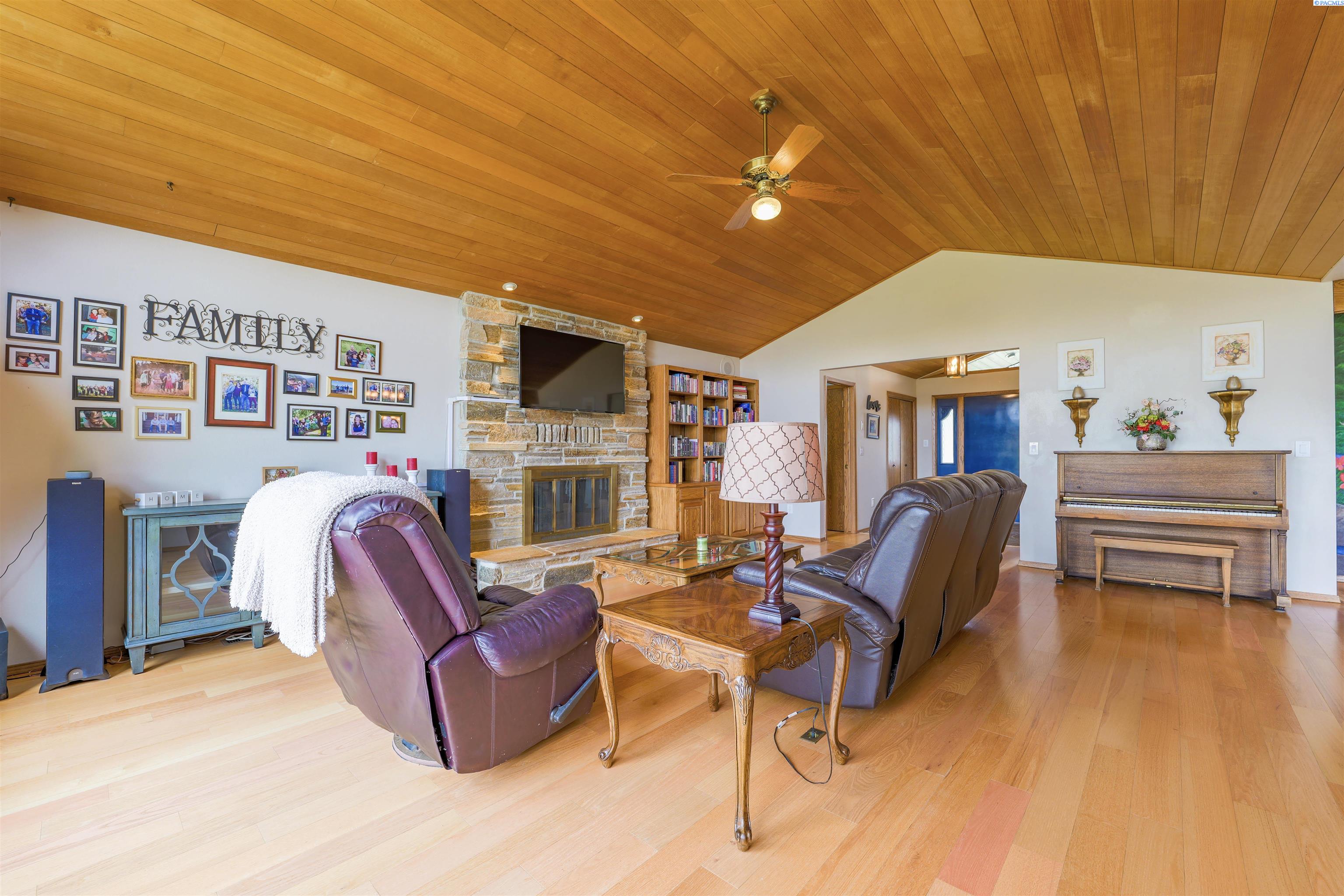 502 Bell Lane