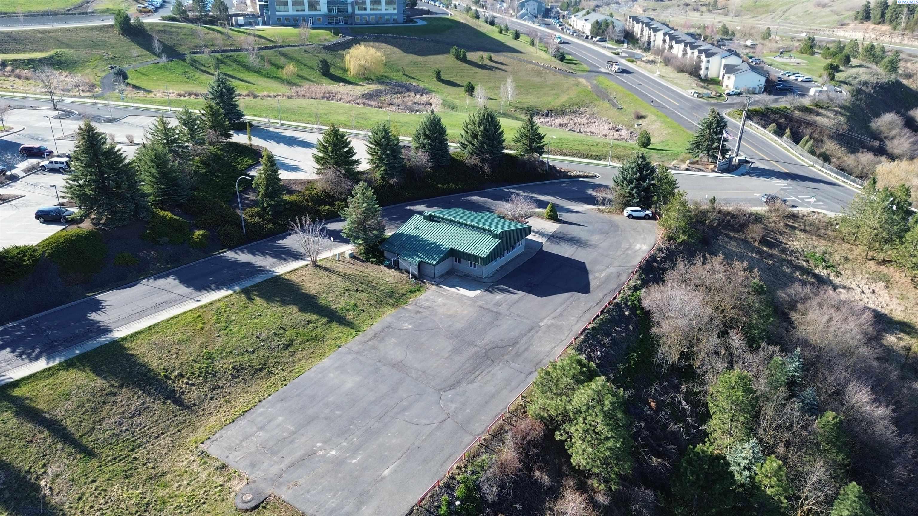 2255 NE Hopkins Ct.