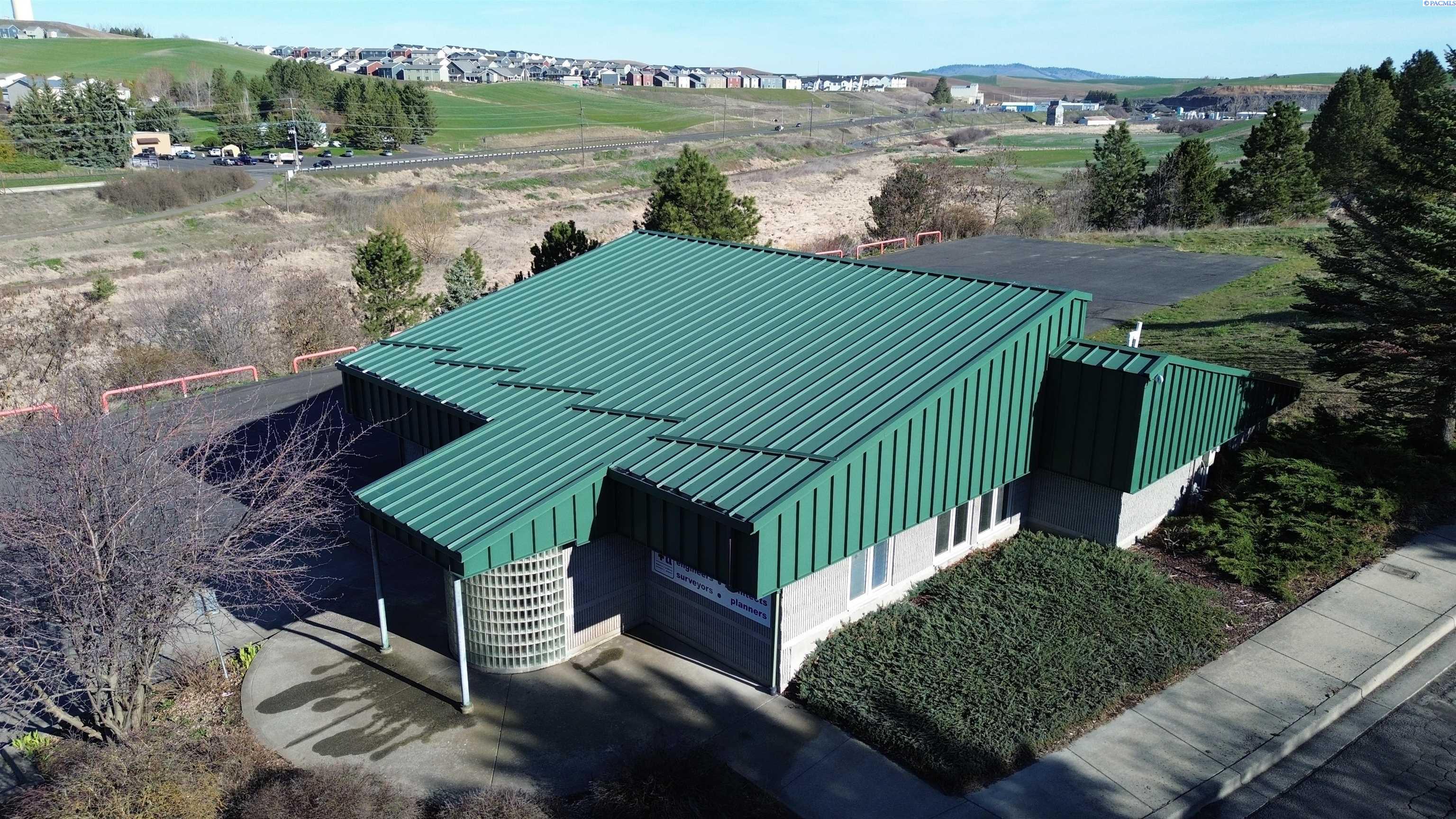 2255 NE Hopkins Ct.