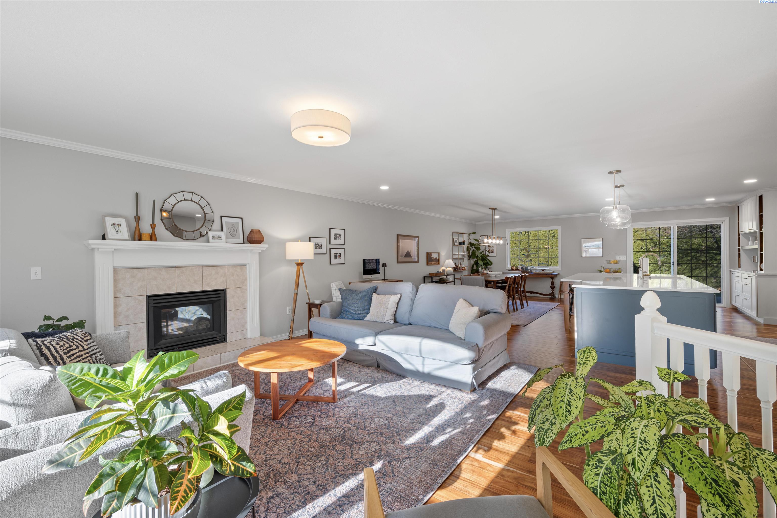 750 SE Edge Knoll