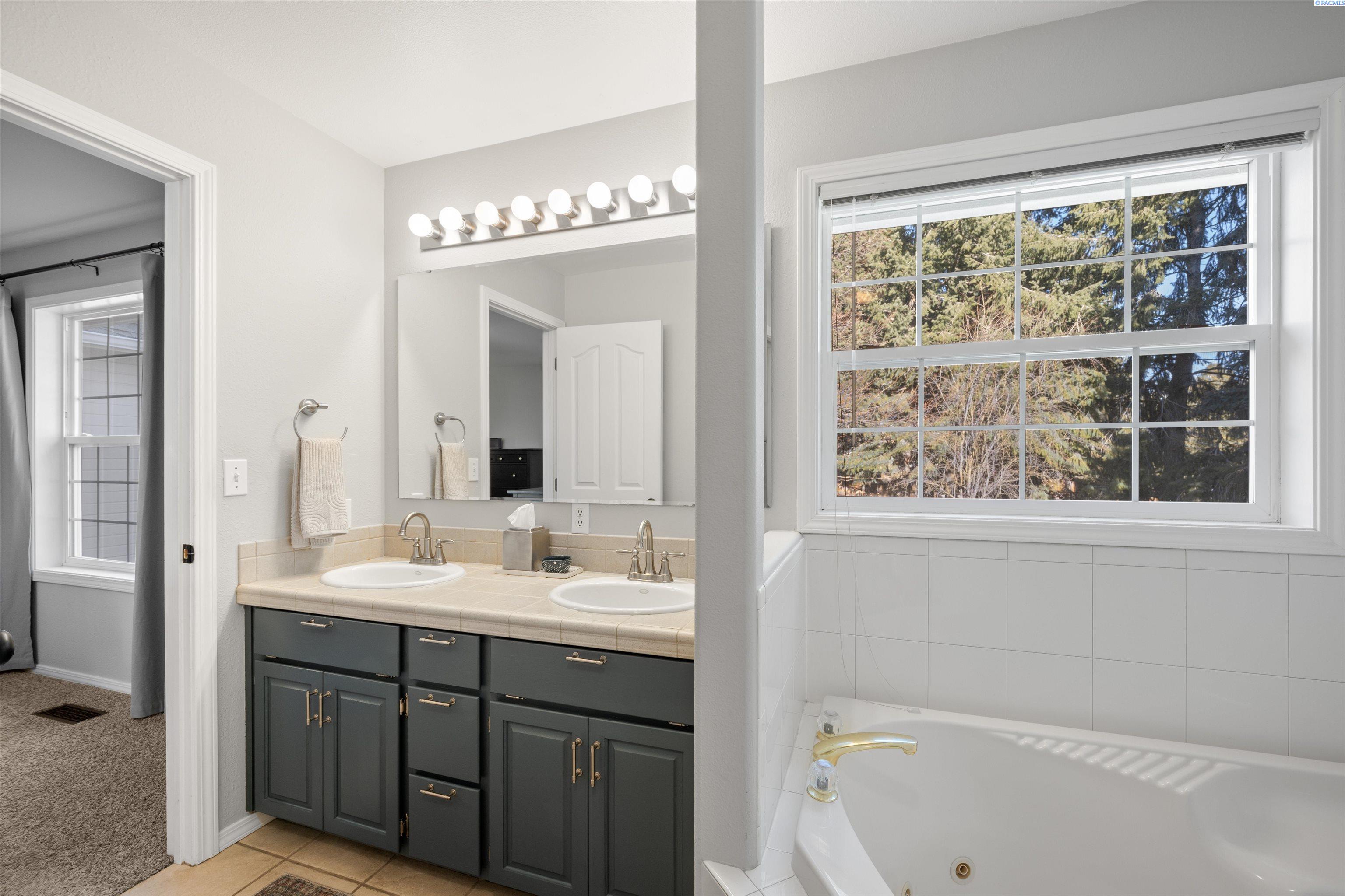 750 SE Edge Knoll