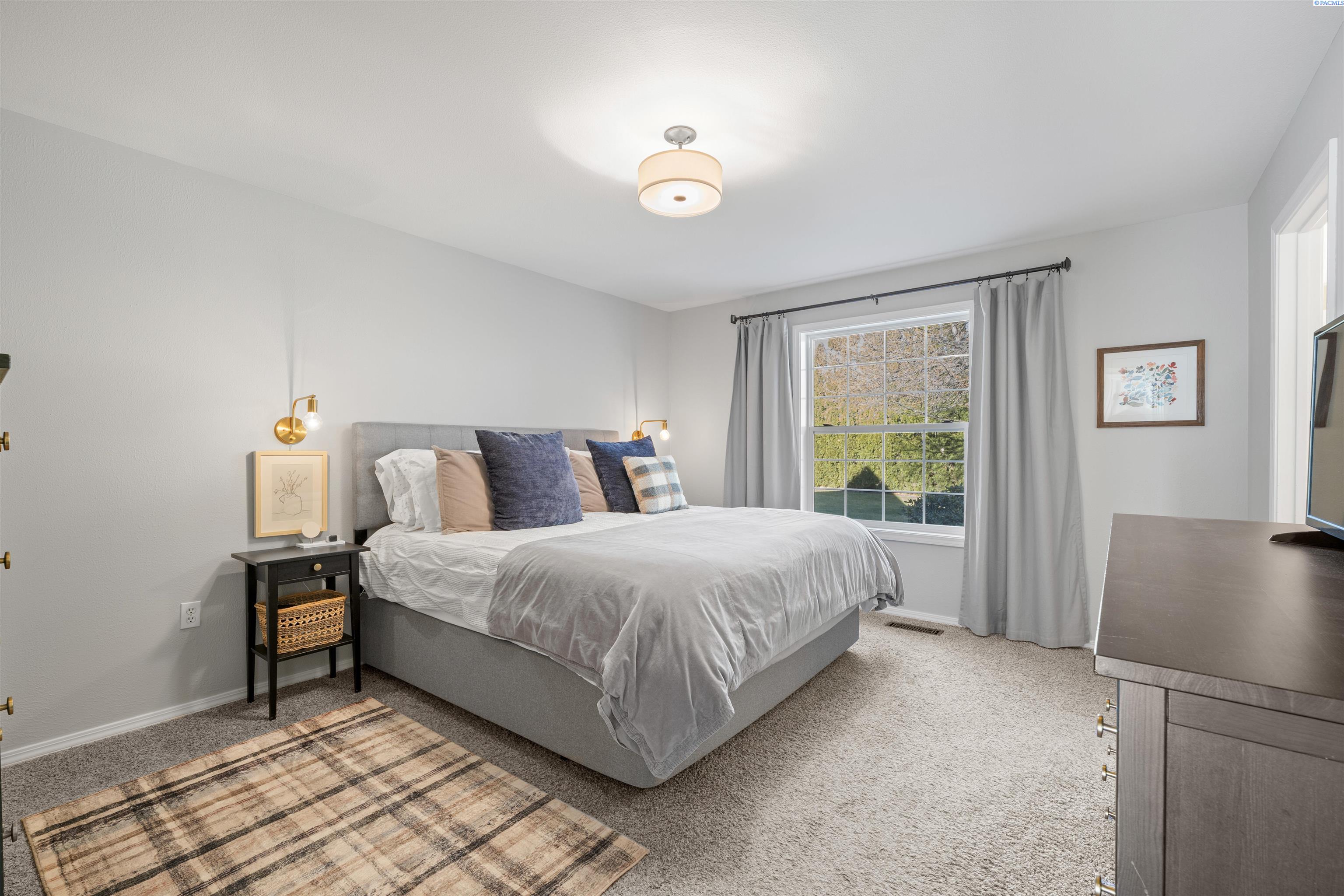 750 SE Edge Knoll