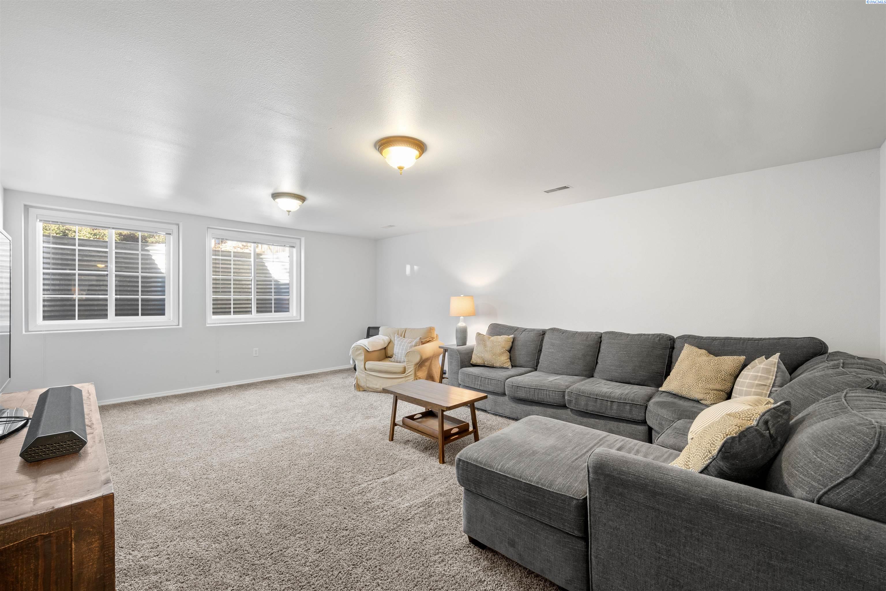 750 SE Edge Knoll