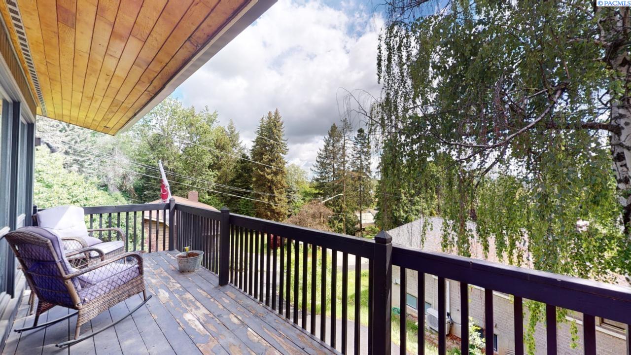 605 SW Walnut Street