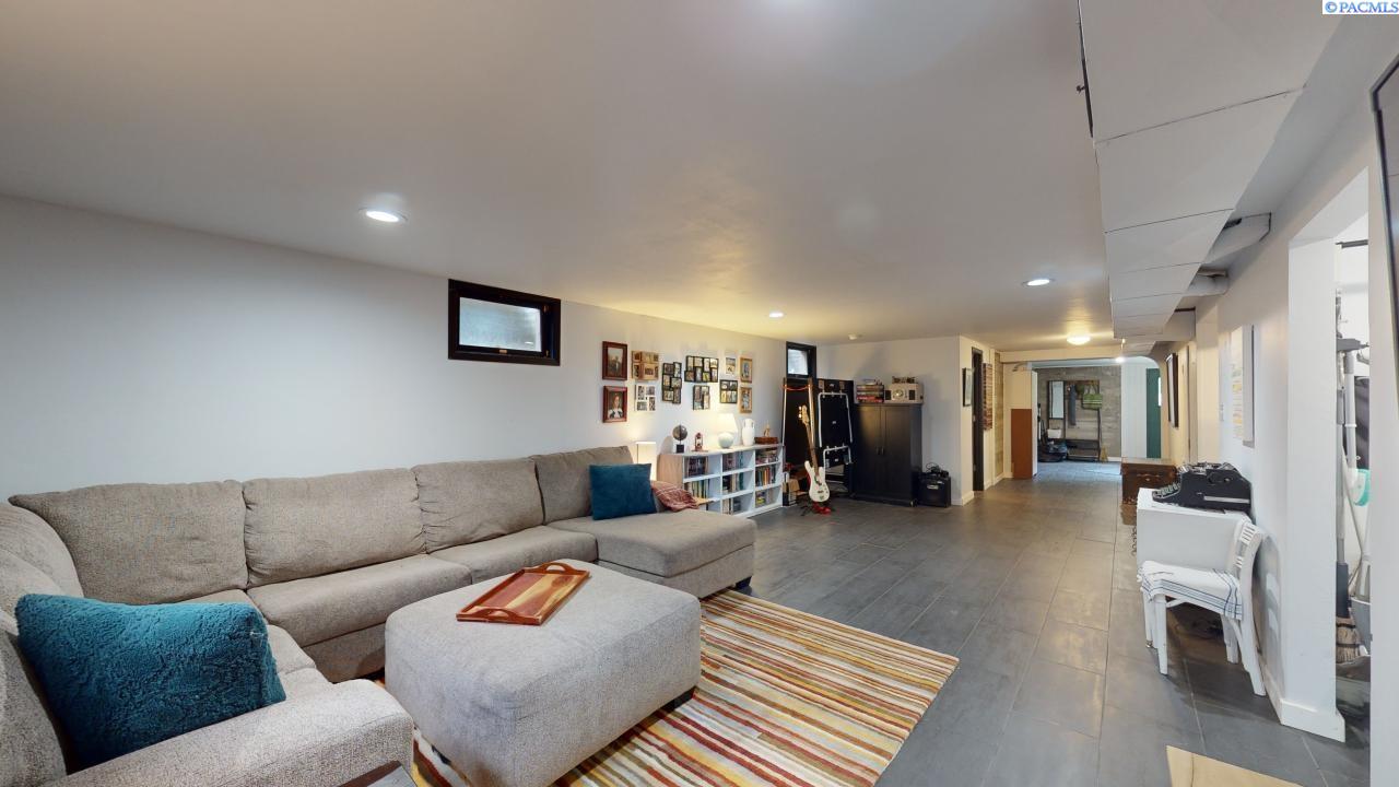 605 SW Walnut Street