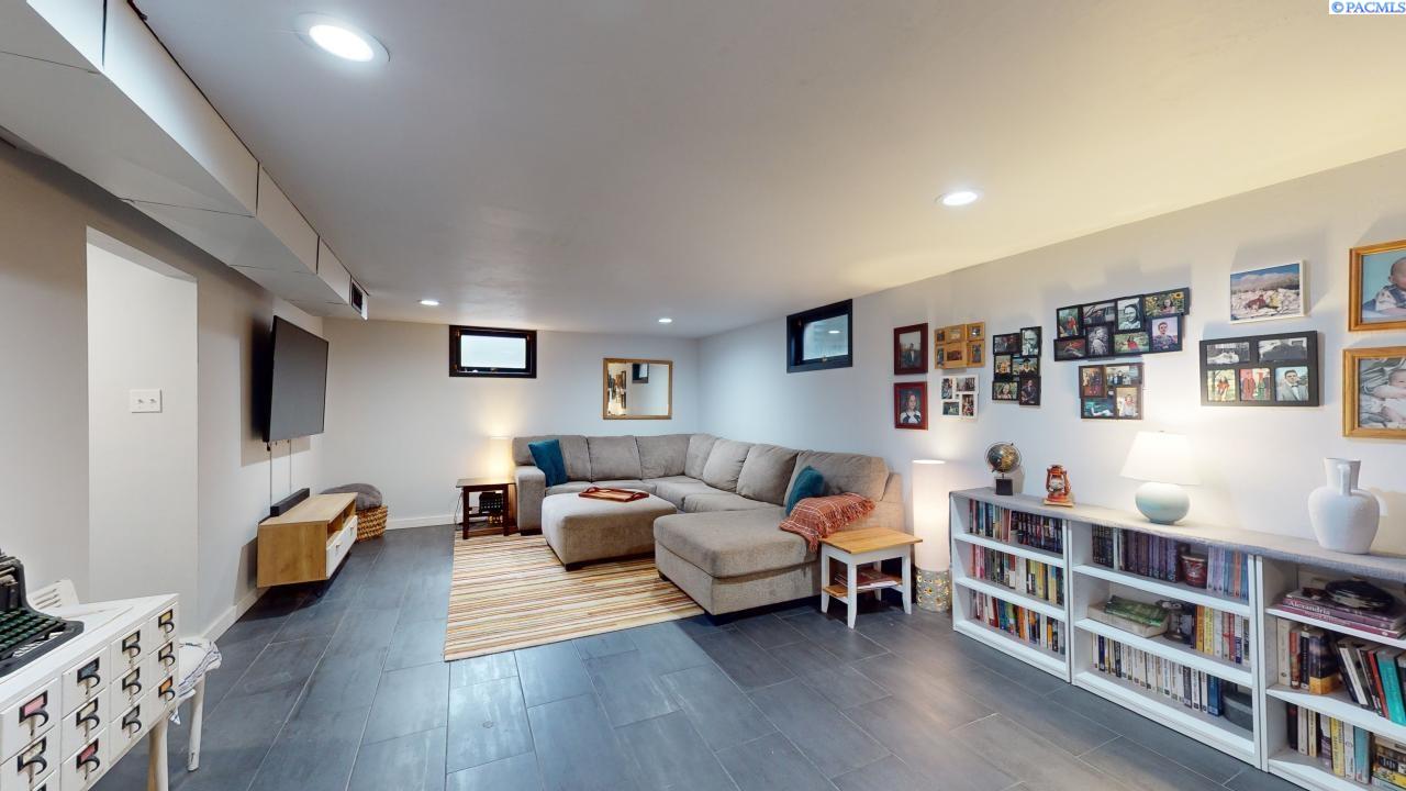 605 SW Walnut Street