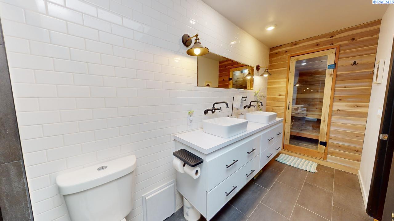 605 SW Walnut Street