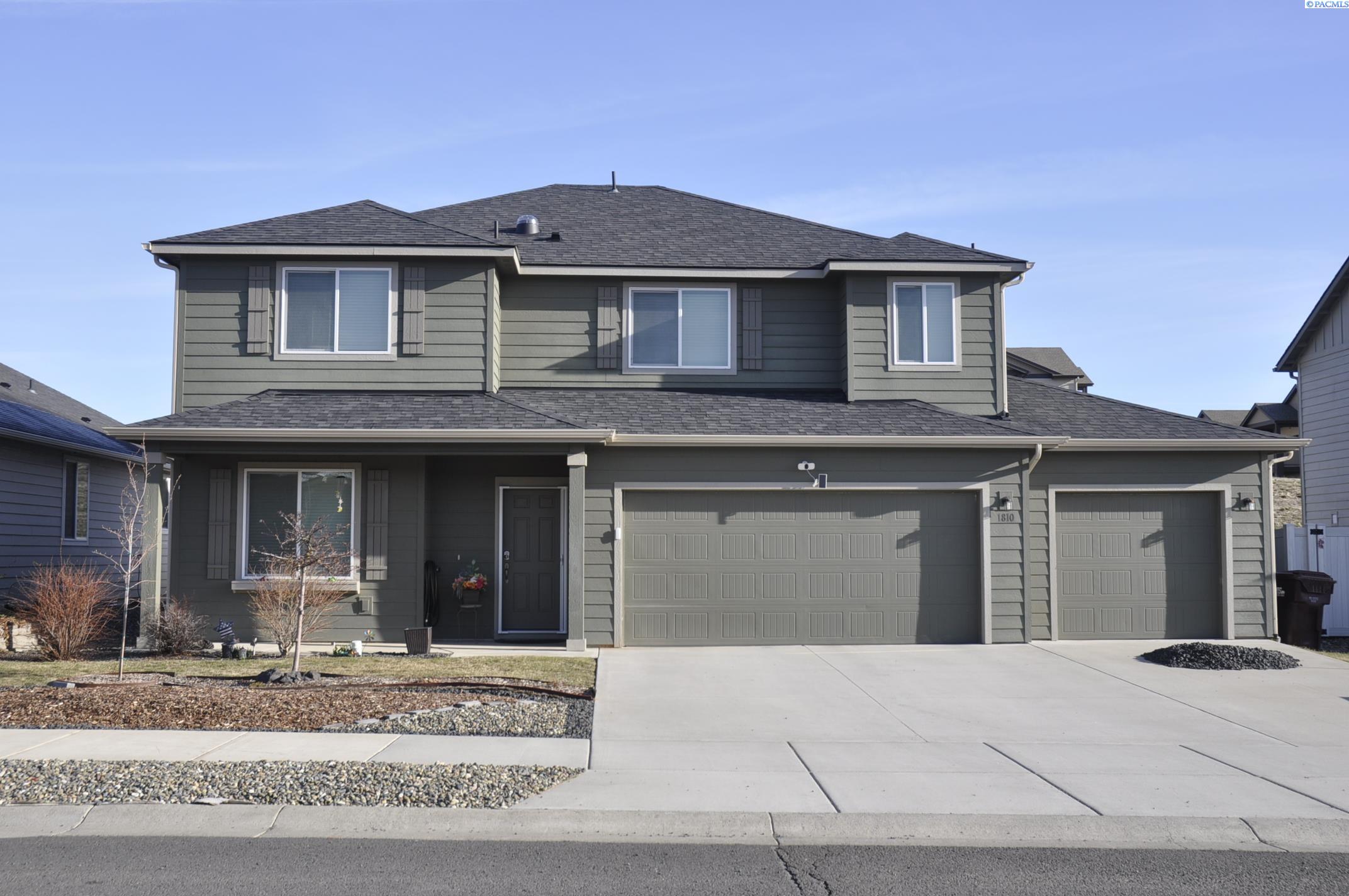 1810 SW Panorama DR