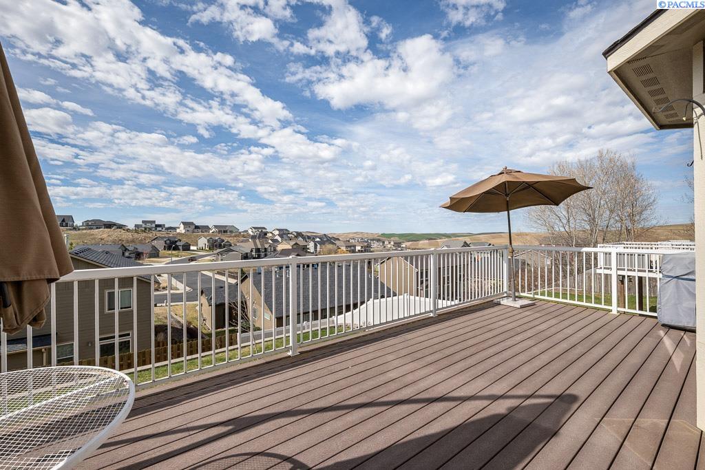 2315 NW PRAIRIE VIEW DR