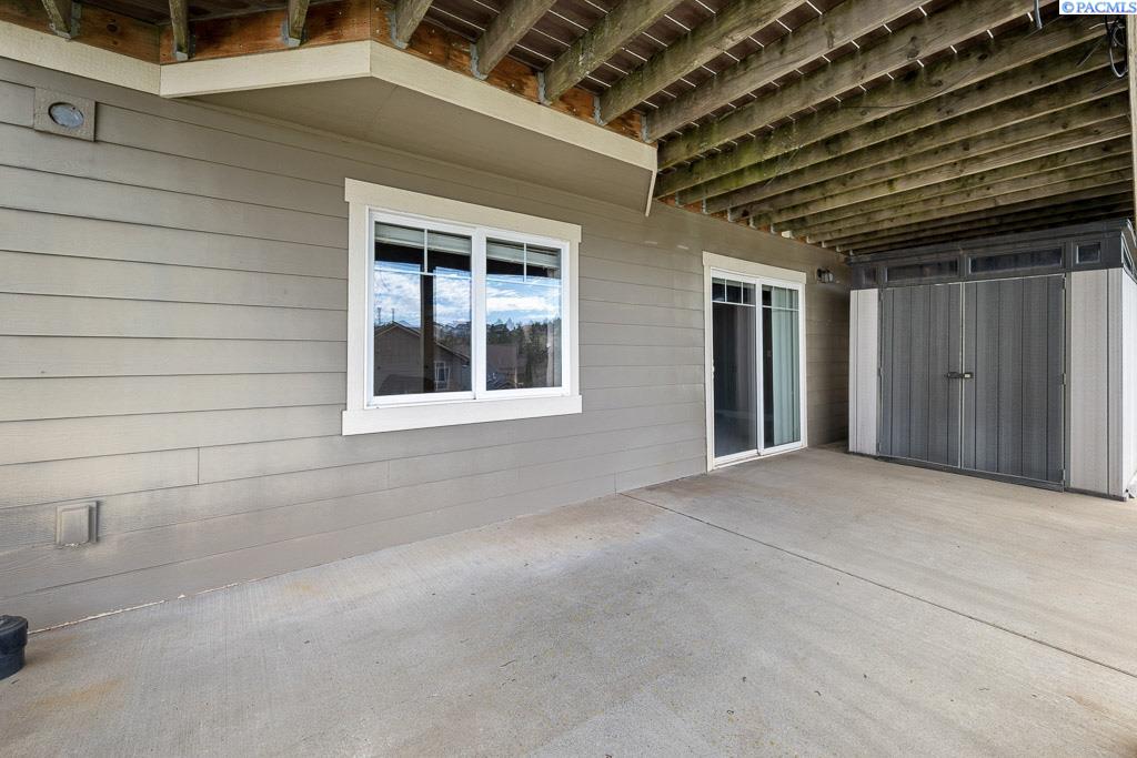 2315 NW PRAIRIE VIEW DR