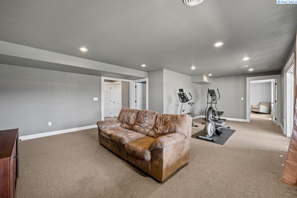 2315 NW PRAIRIE VIEW DR