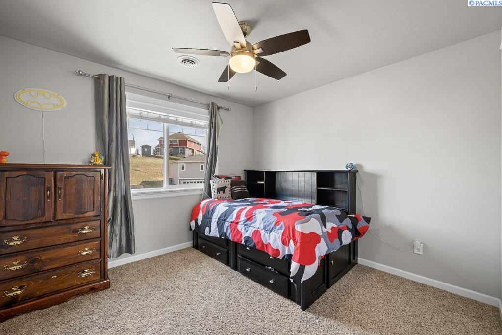 2315 NW PRAIRIE VIEW DR