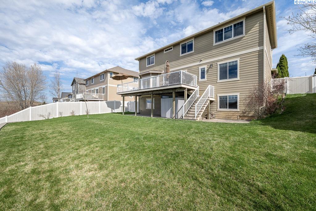 2315 NW PRAIRIE VIEW DR