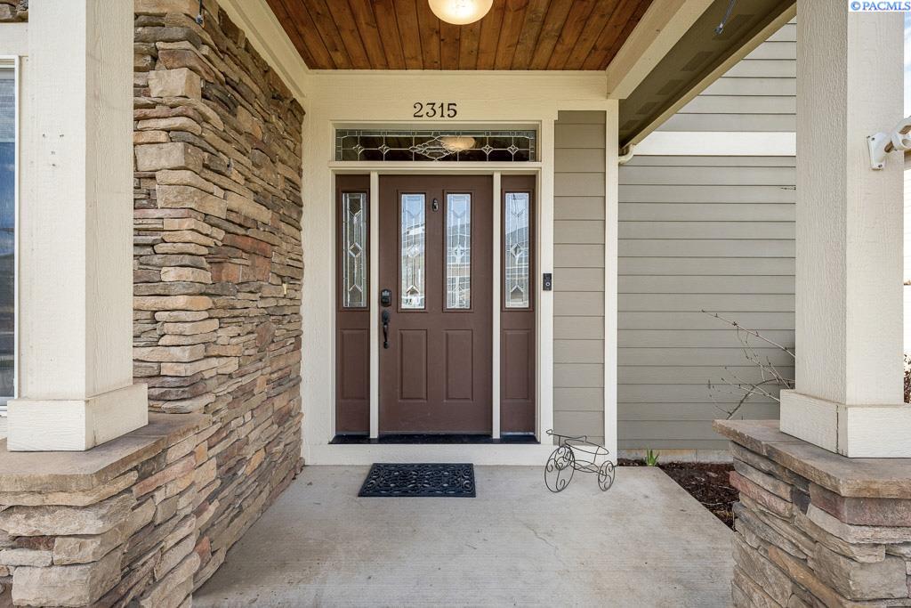2315 NW PRAIRIE VIEW DR