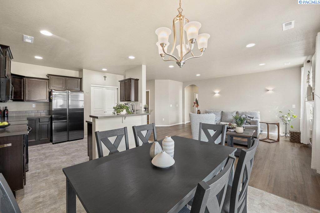 690 SW Wheat Ridge DR