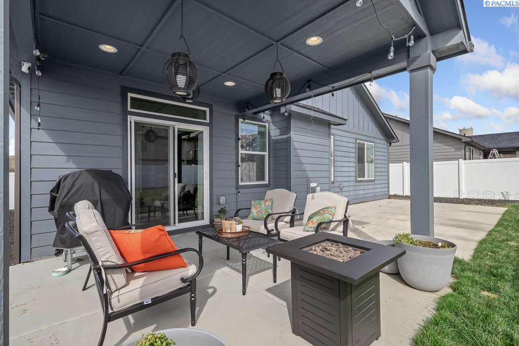 690 SW Wheat Ridge DR