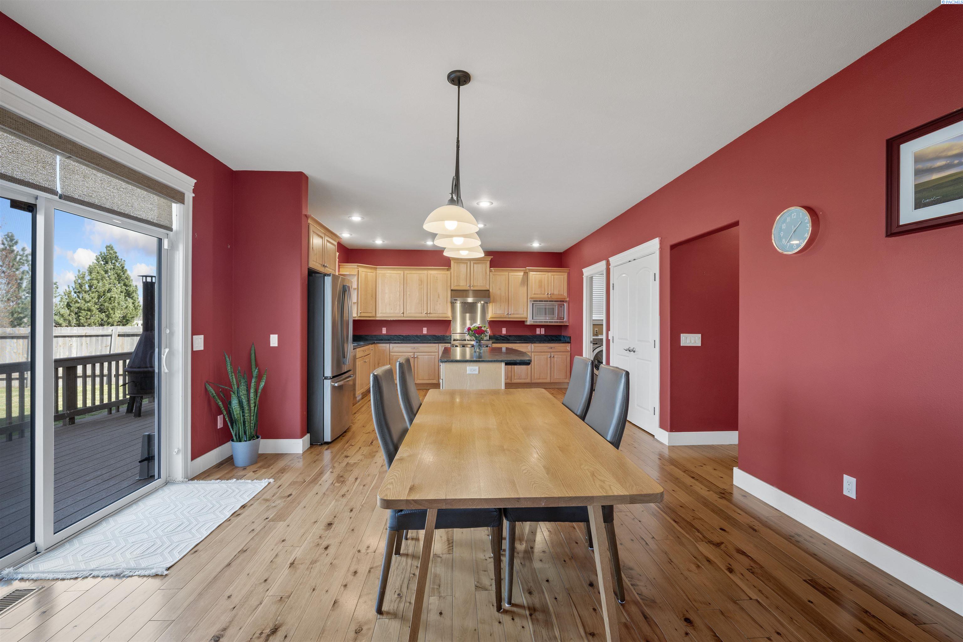 960 SW Center Street