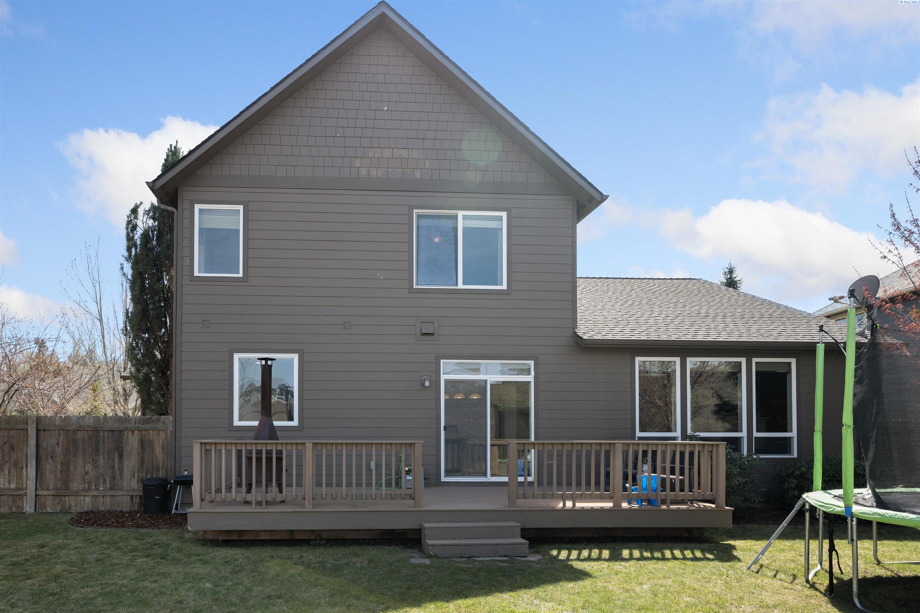 960 SW Center Street
