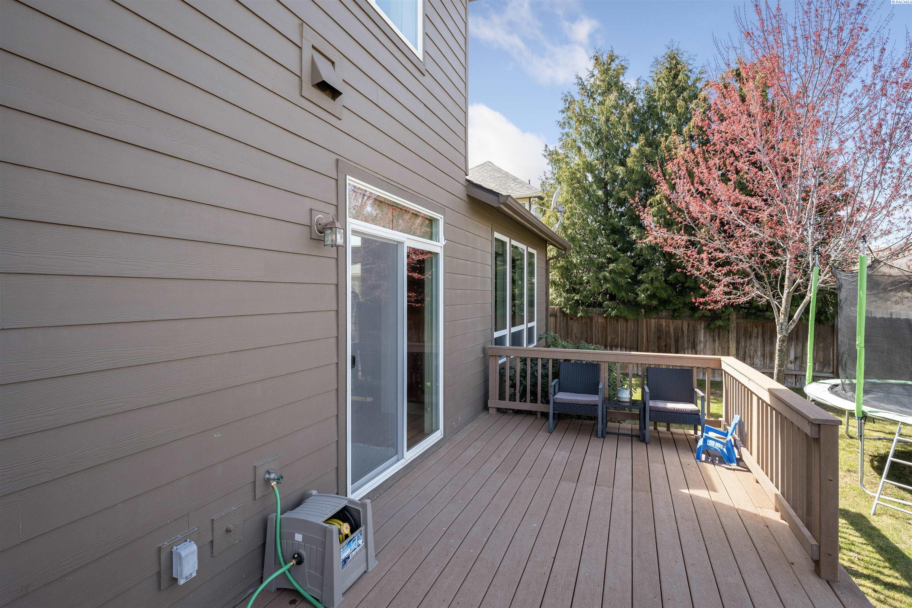 960 SW Center Street