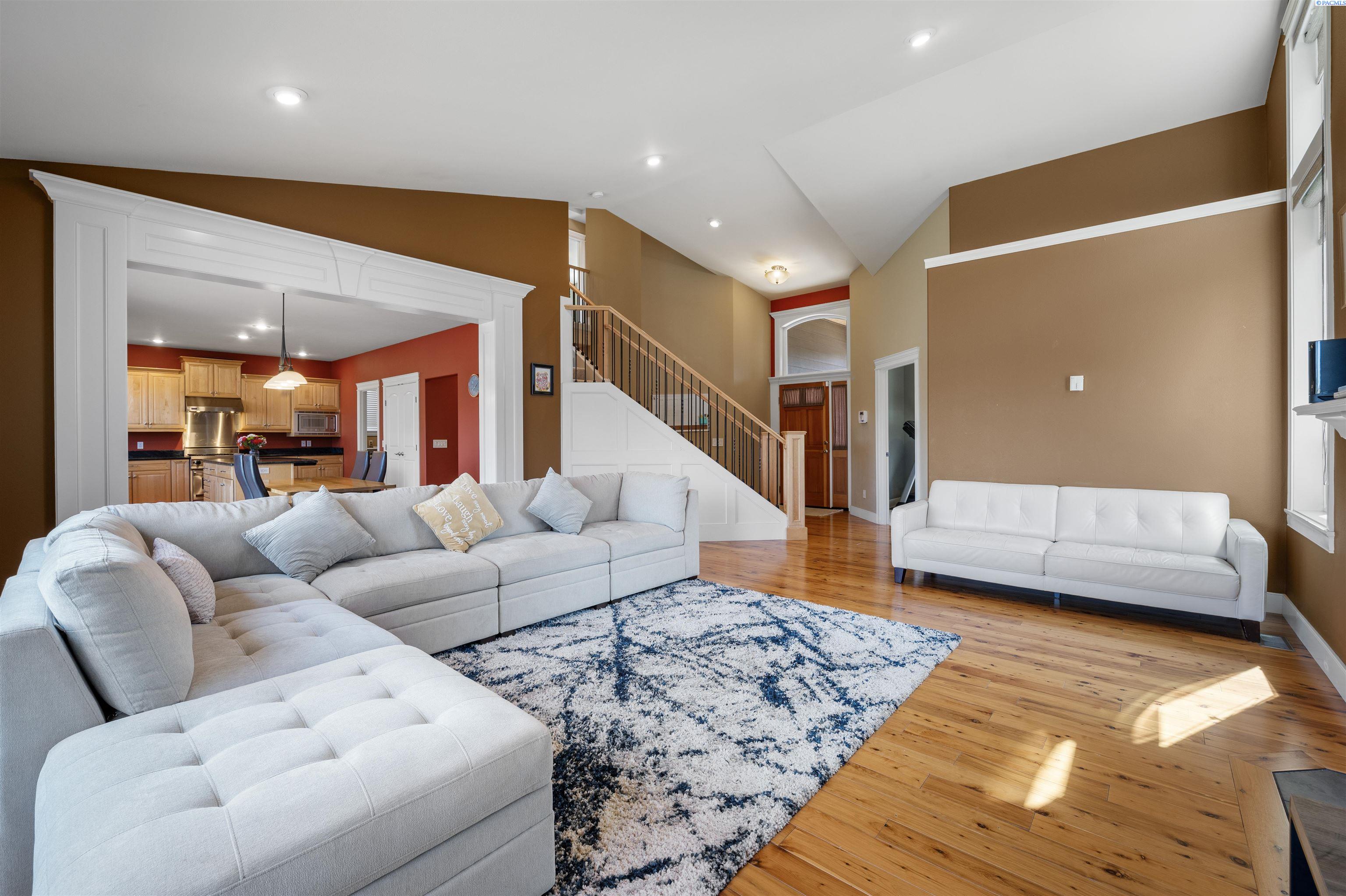 960 SW Center Street