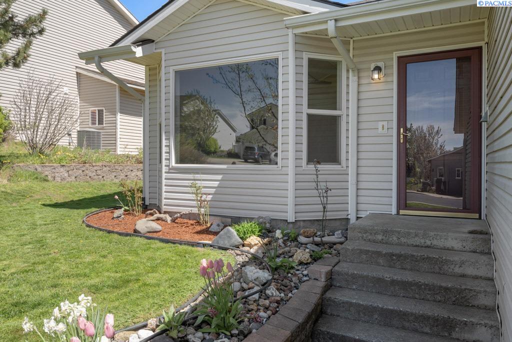 1940 NW Valhalla Dr
