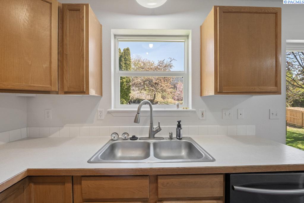 1940 NW Valhalla Dr