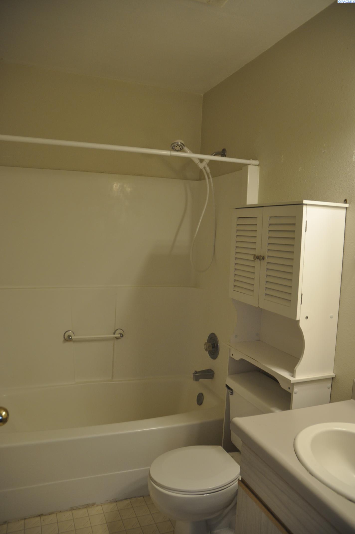 1645 NE MERMAN DR. #C-302