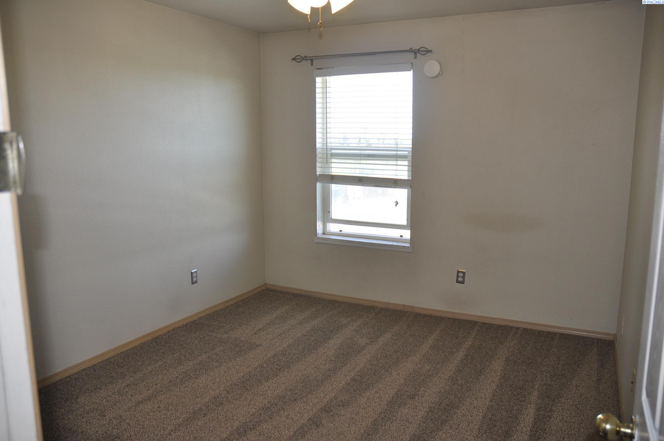 1645 NE MERMAN DR. #C-302