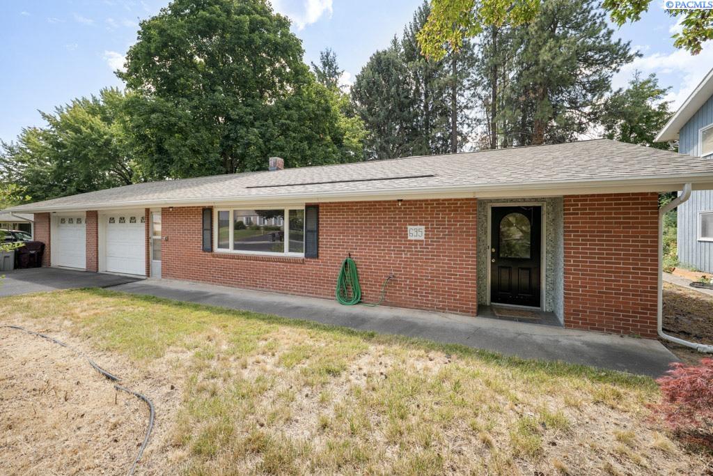 635 SW Dawnview Ct.