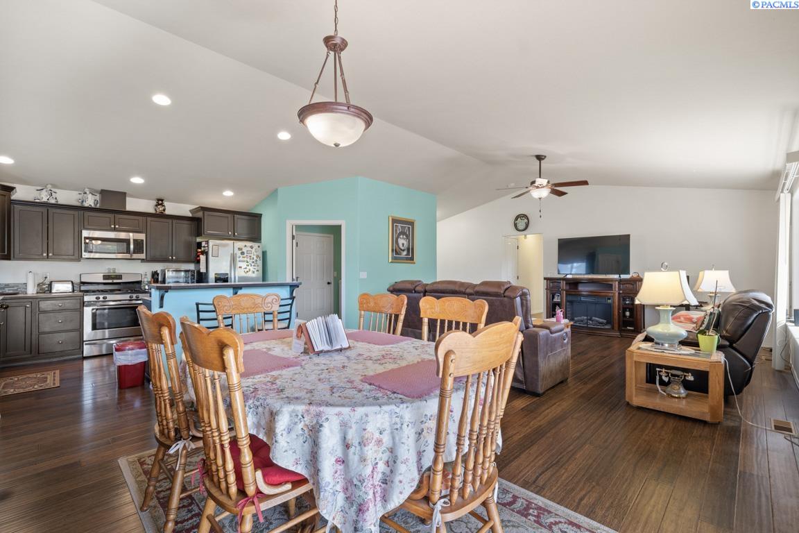 1005 SW Marcia St.