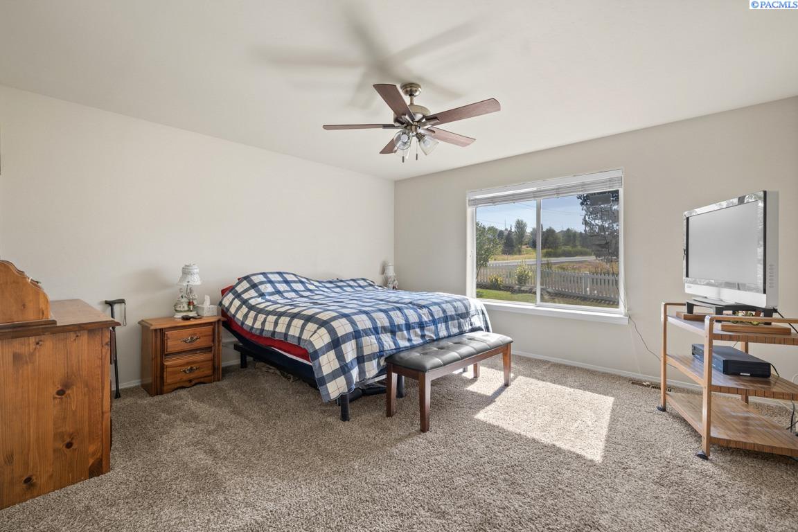 1005 SW Marcia St.