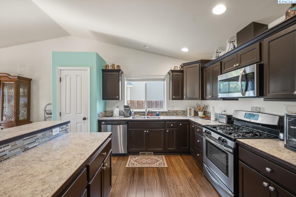 1005 SW Marcia St.