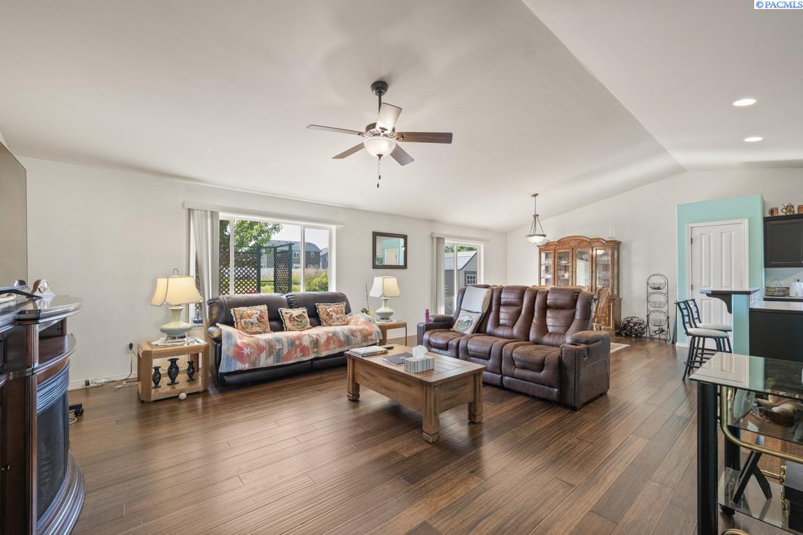 1005 SW Marcia St.