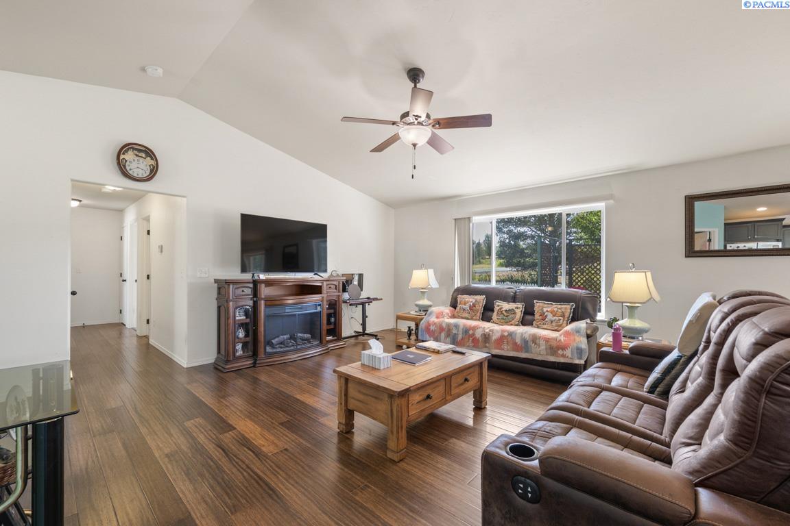 1005 SW Marcia St.