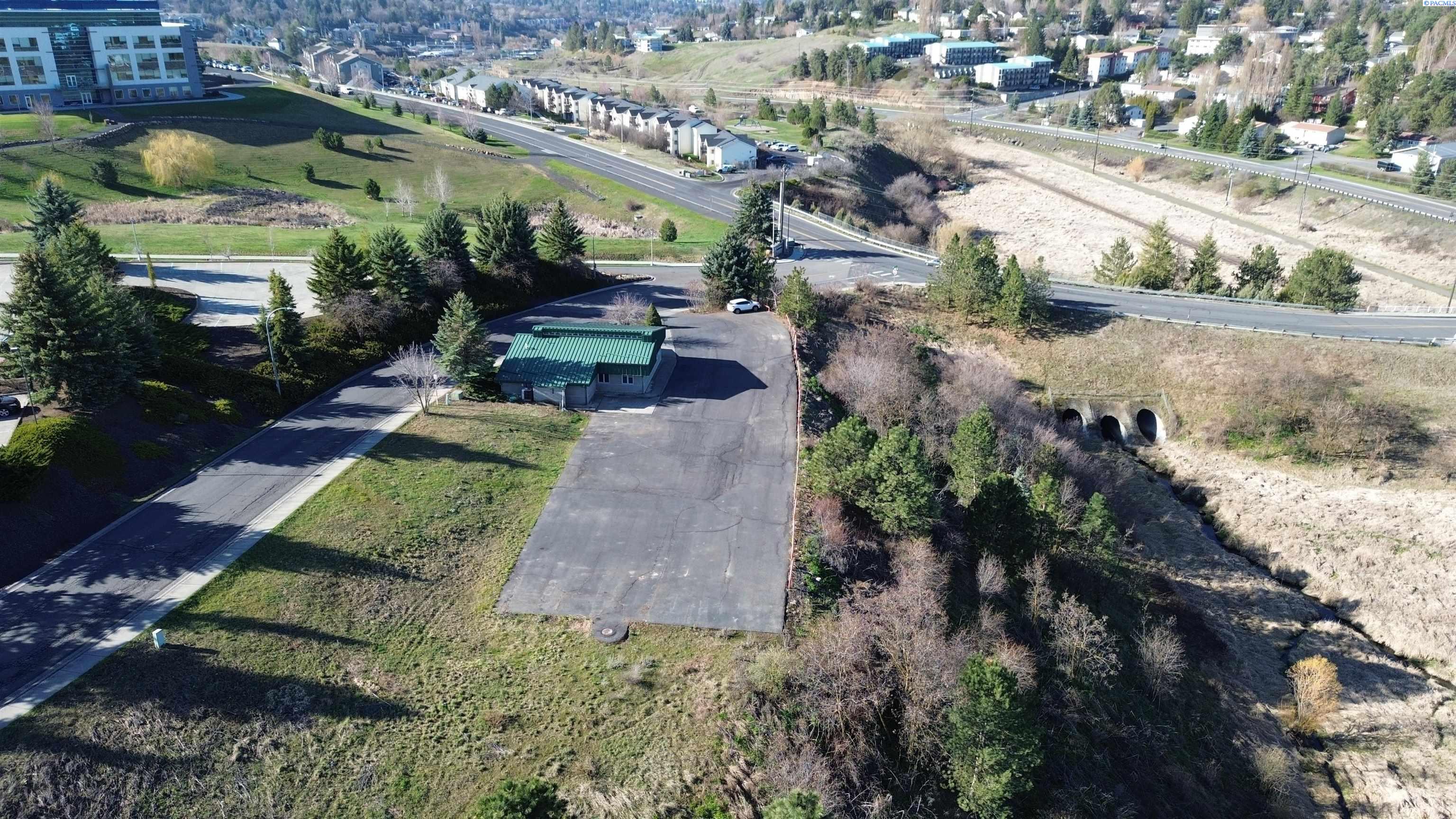 2255 NE Hopkins Ct.