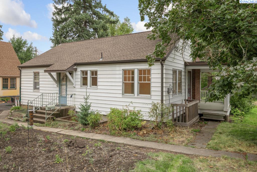255 SE Pioneer Way