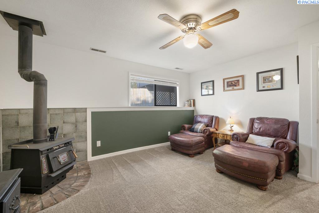 1330 SW Wadleigh DR